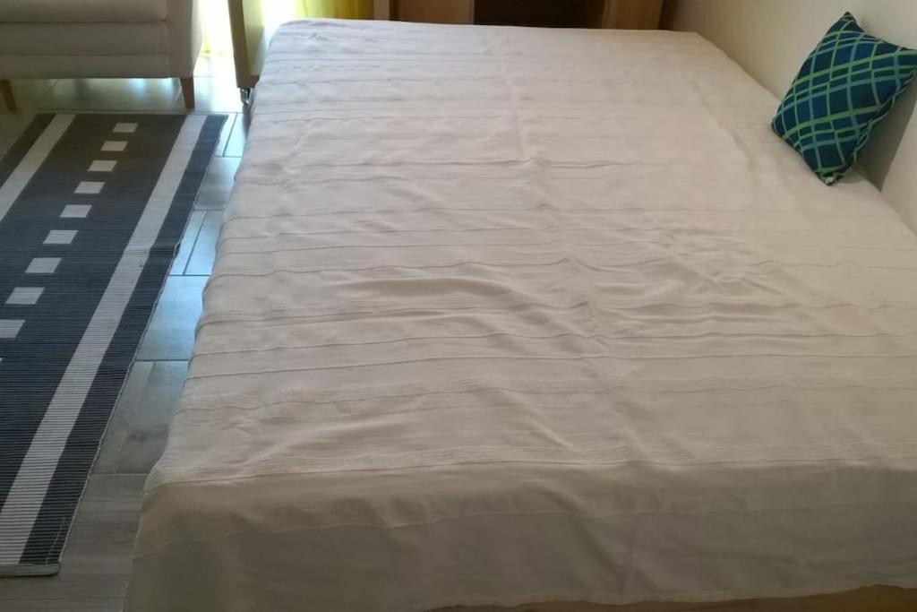 Toll Apartment Mit Privatem Eingang Free Parking Slbst Check-In Netflix 30 Zone Ruhig Дуйсбург Екстер'єр фото