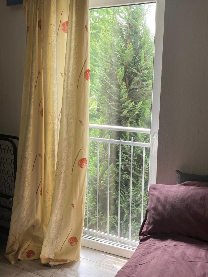 Toll Apartment Mit Privatem Eingang Free Parking Slbst Check-In Netflix 30 Zone Ruhig Дуйсбург Екстер'єр фото
