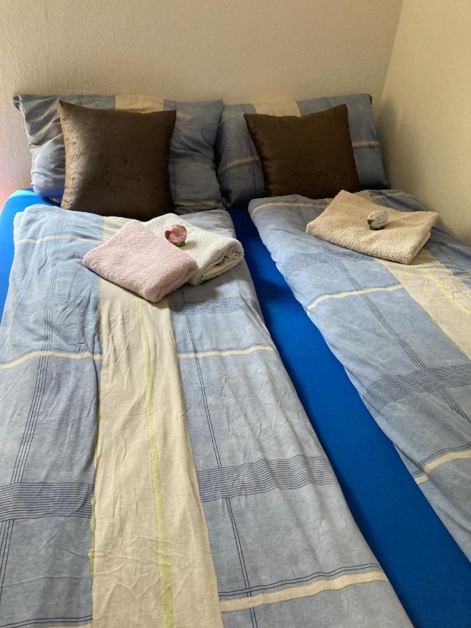 Toll Apartment Mit Privatem Eingang Free Parking Slbst Check-In Netflix 30 Zone Ruhig Дуйсбург Екстер'єр фото