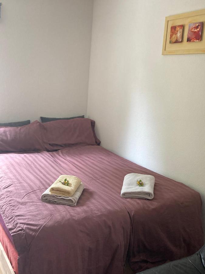 Toll Apartment Mit Privatem Eingang Free Parking Slbst Check-In Netflix 30 Zone Ruhig Дуйсбург Екстер'єр фото